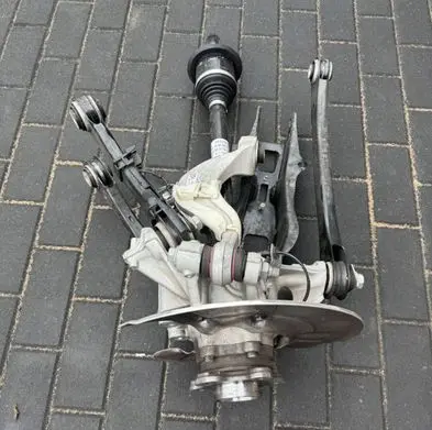 BMW 5 G60 G61 Stub axle 8852067