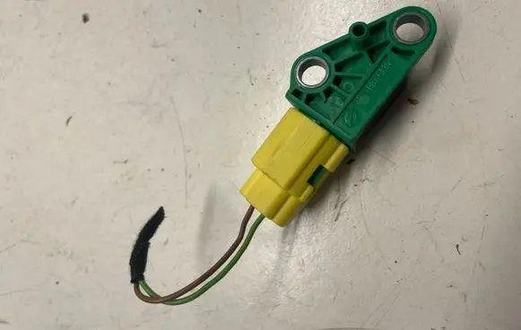Audi A4 S4 B8 8K Airbag deployment crash/impact sensor 8K0973323S 1K0909606C