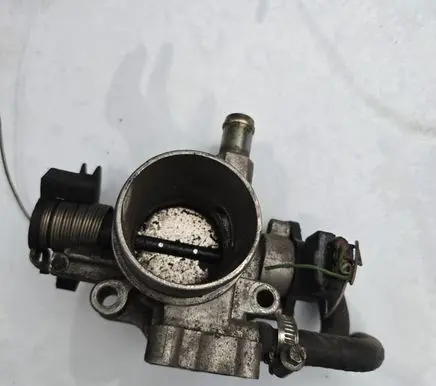 Toyota Corolla E110 Throttle body valve 2221000090 2182009