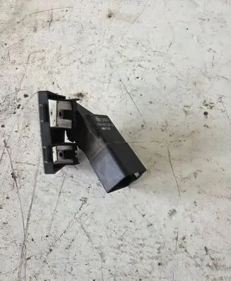 Volkswagen PASSAT B6 Glow plug pre-heat relay 038907281D