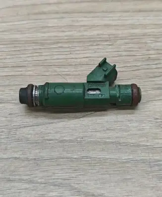Volvo V70 Fuel injector 9470229 3900