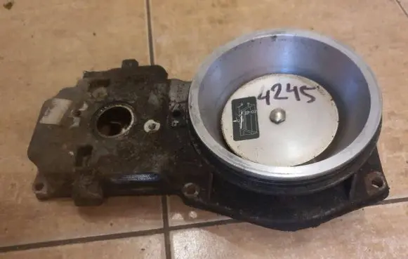 Audi 100 200 5000 C3 Fuel distributor 026133353 0438121011