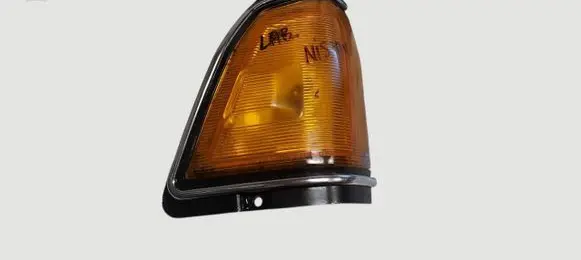 Nissan Bluebird Front indicator light IKI5068 6083 JAPAN