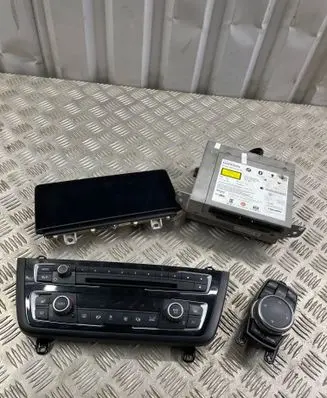 BMW 4 F32 F33 Radio/CD/DVD/GPS head unit 6822066