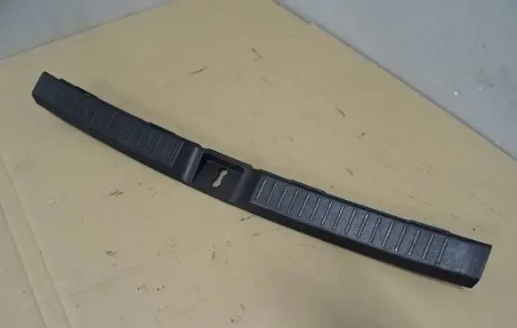 Toyota Corolla Verso AR10 Trunk/boot sill cover protection 647160F010