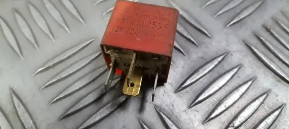 Volkswagen Golf III Other relay 431951253f