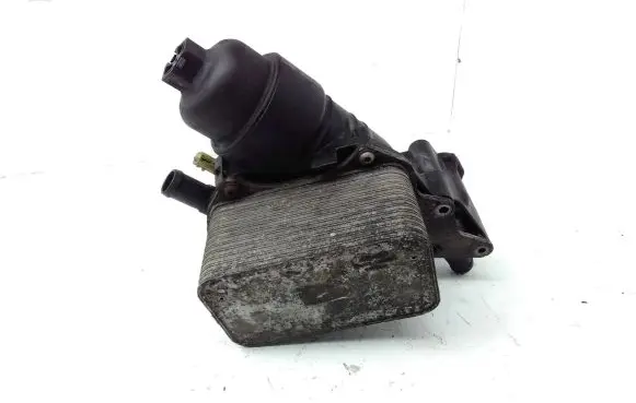 Oil filter mounting bracket