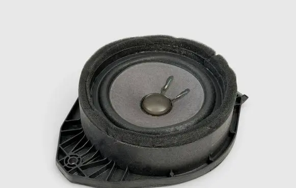 Chevrolet Suburban Rear door speaker 22743232 84190241