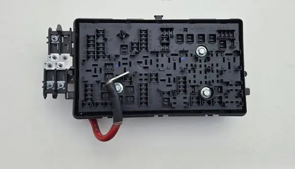 Opel Insignia A Fuse module 13222782