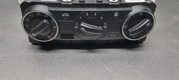 Mercedes-Benz A W169 Climate control unit A1698301585 69780008 0608252B