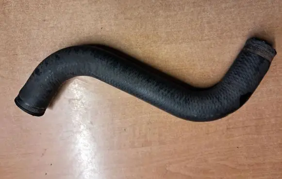Mercedes-Benz 190 W201 Engine coolant pipe/hose 2015013882