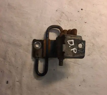Volkswagen PASSAT B5.5 Front door lower hinge 4B0831412B