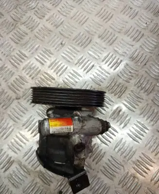 Volvo S40, V40 Power steering pump 26083376 8200071050
