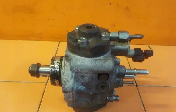 Opel Insignia A Fuel injection high pressure pump 55495425