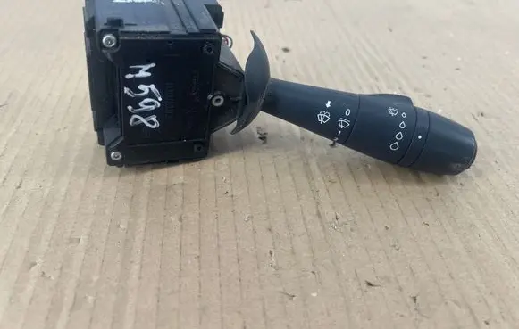 Renault Trafic III (X82) Wiper control stalk 255670610R 2703150 185934