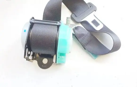 Mazda 3 II Middle seatbelt (rear) 0438091 c7319