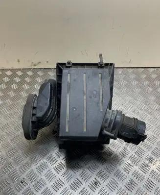 Nissan Navara D40 Air filter box