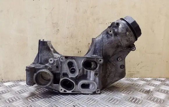 Oil filter mounting bracket