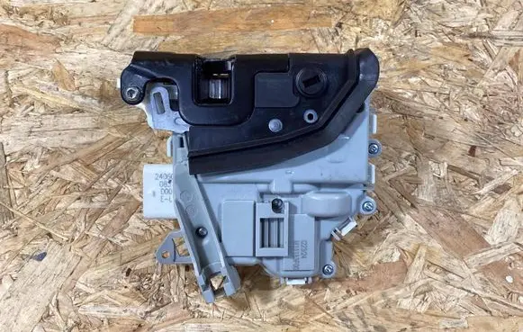 Porsche Cayenne (9Y0 9Y3) Tailgate window lock/catch/latch 8k0839015f