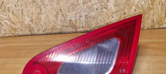 Mitsubishi Colt Tailgate rear/tail lights Mn105626 E32348