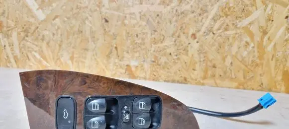 Mercedes-Benz C W203 Electric window control switch A2037271328