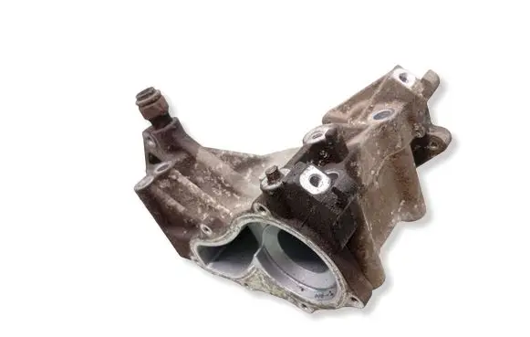 Honda FR-V Engine mounting bracket 