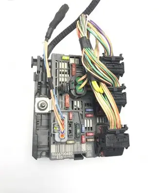 Peugeot 308 Fuse module 9666700480