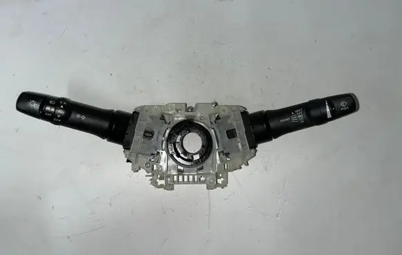 Mitsubishi Lancer Evolution Wiper turn signal indicator stalk/switch 8600A203