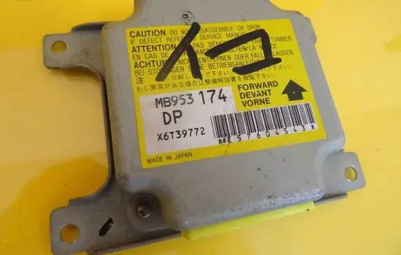 Mitsubishi Colt Airbag control unit/module MB953174 X6T39772