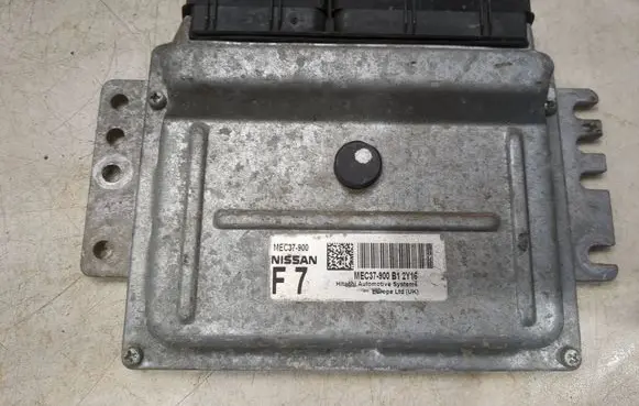 Nissan Note (E11) Engine control unit/module MEC37900