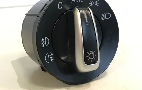Volkswagen PASSAT CC Light switch 3C8941431A