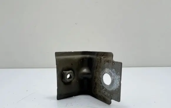 Volkswagen PASSAT B8 Fender mounting bracket 3G0809471