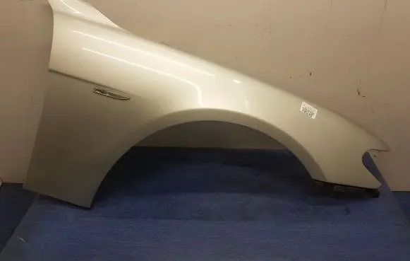 BMW 7 E38 Fender