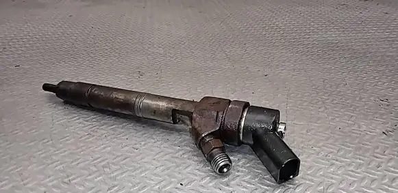 Mercedes-Benz A W168 Fuel injector 0445110015 A6680700287