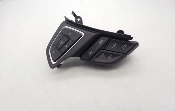 Ford Focus Steering wheel buttons/switches F1ET9E740BB