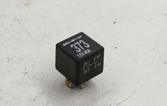 Audi A4 S4 B7 8E 8H Other relay 8D0951253