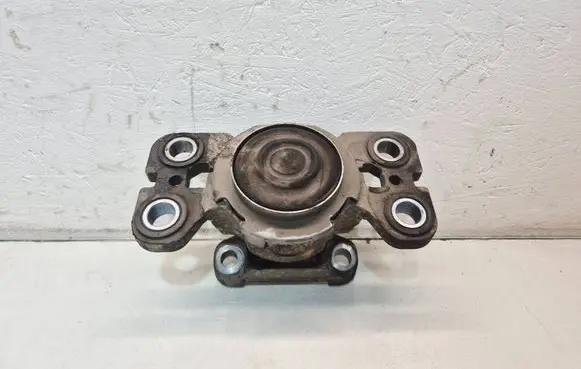 Volvo V70 Engine mount bracket HL8070M08