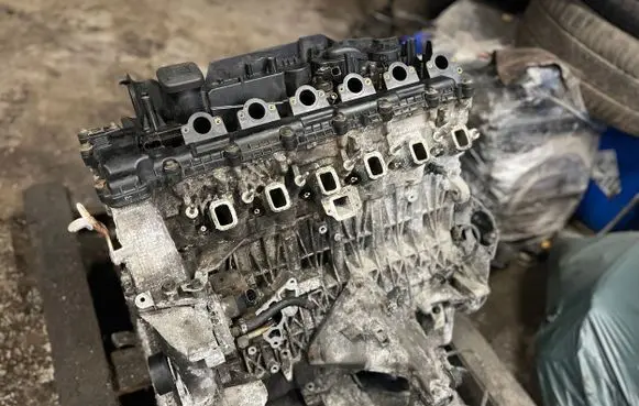 BMW 3 E90 E91 Engine 2423712