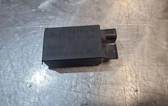 BMW 5 E39 Immobilizer control unit/module 110187 64118391470 00612000462250