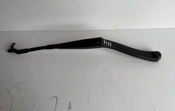 Mercedes-Benz E W212 Front wiper blade arm A2128201344