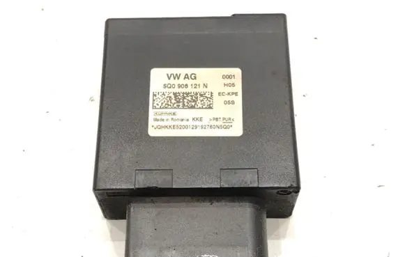 Volkswagen Golf VII Other control units/modules 5Q0906121N