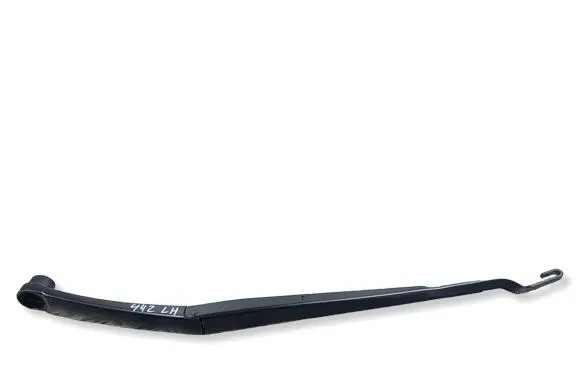 Hyundai Santa Fe V MX5 Front wiper blade arm 