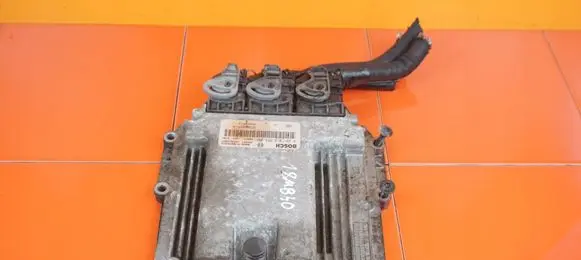 Opel Vivaro Engine control unit/module 8200666516 18MB40