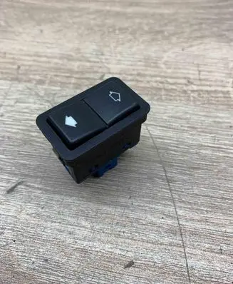 BMW 7 E38 Electric window control switch 8368932