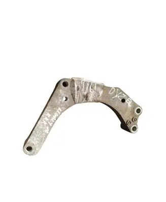Subaru Legacy Engine mounting bracket