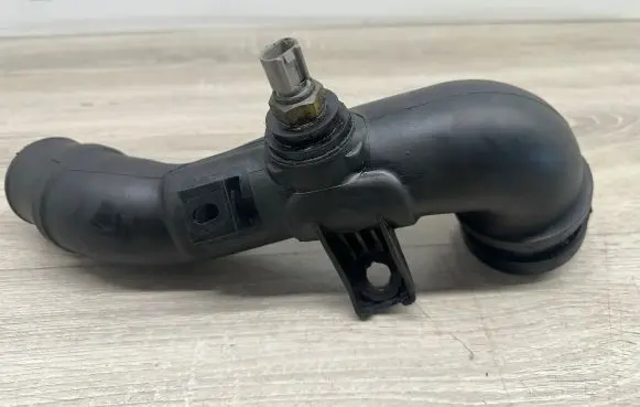 Toyota Avensis T270 Intercooler hose/pipe 173620R030