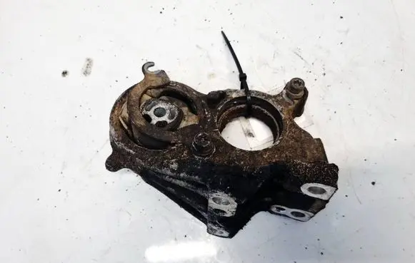 Citroen C4 I Engine mount bracket 514931