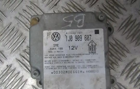 Volkswagen PASSAT B5 Airbag control unit/module 1J0909607 5WK4199