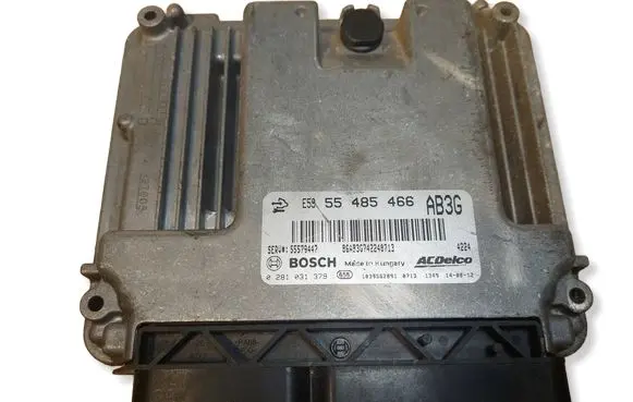 Opel Zafira C Engine control unit/module ECU 0281031379 55485466 55579447