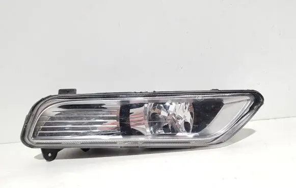 Volkswagen PASSAT B7 Front fog light